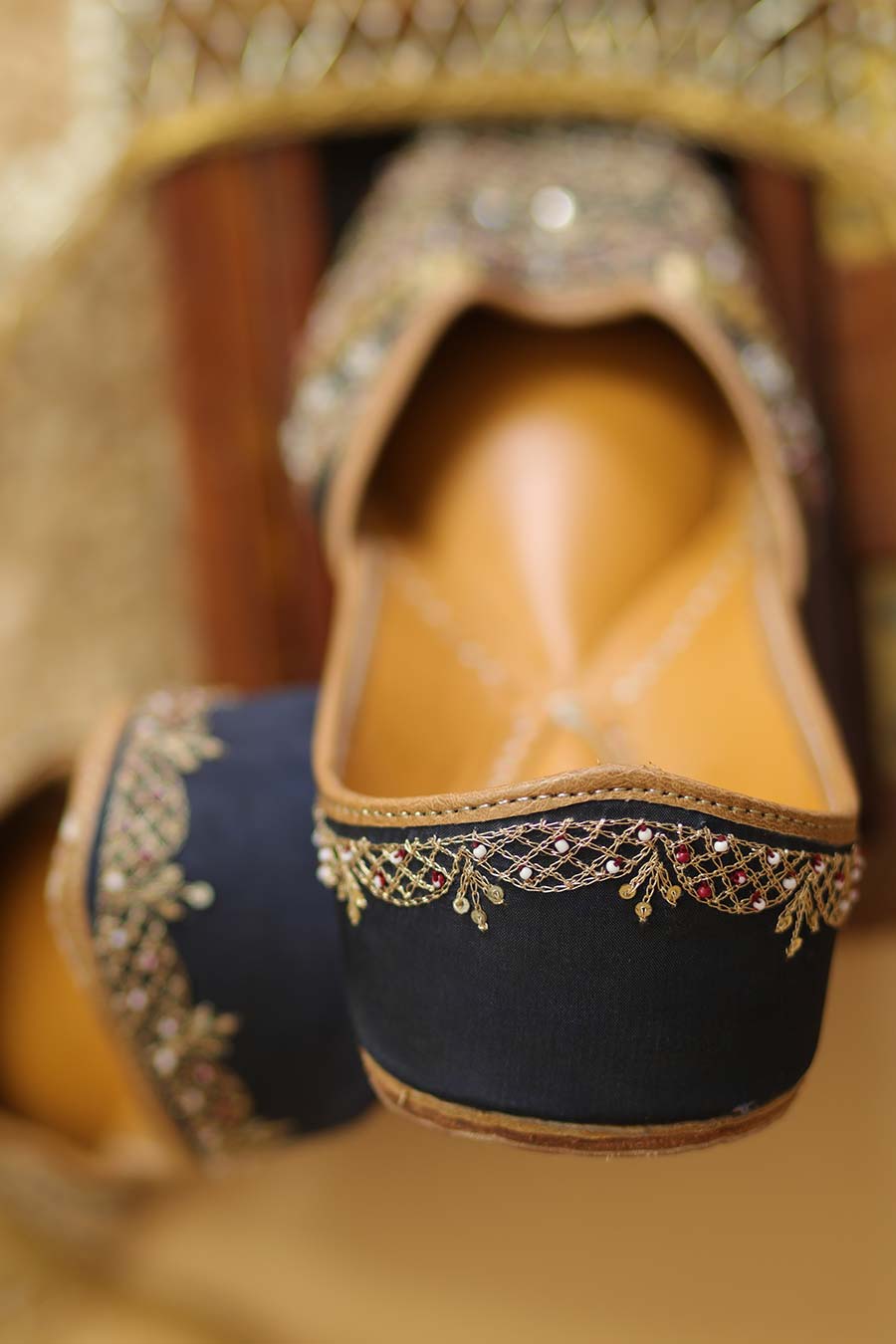 Navy Blue Shandaar Embroidered Jutti