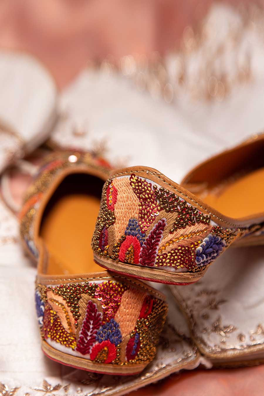 Multicolour Soulful Grace Embroidered Jutti