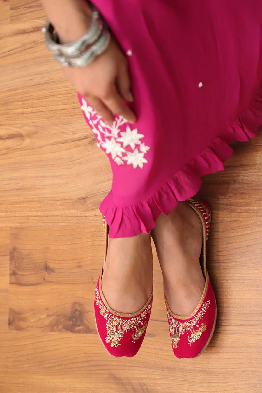 Rani Pink Mridula Embroidered Jutti