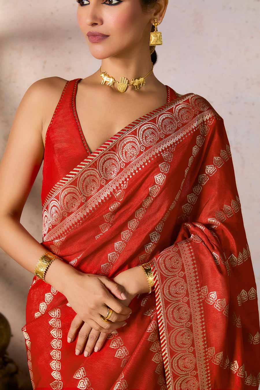 Red Jacquard Saree With Blouse Piece