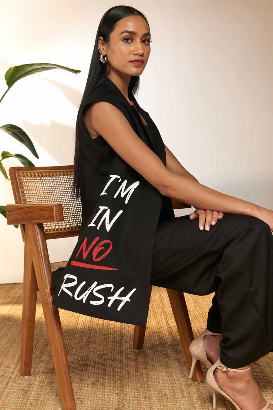 Black "I'M IN NO RUSH" Slogan Blazer