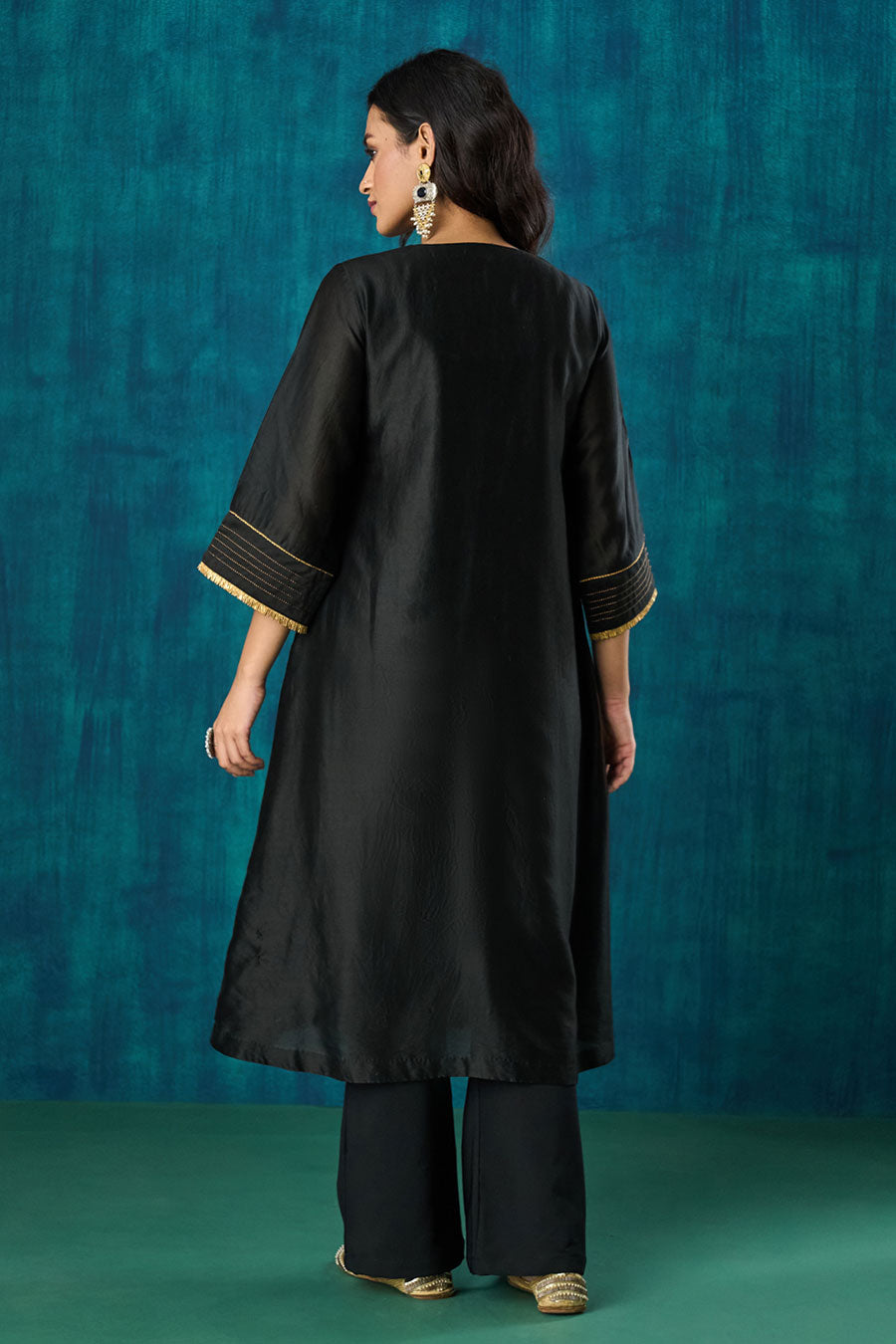 Black Embellished Krisha Kurta