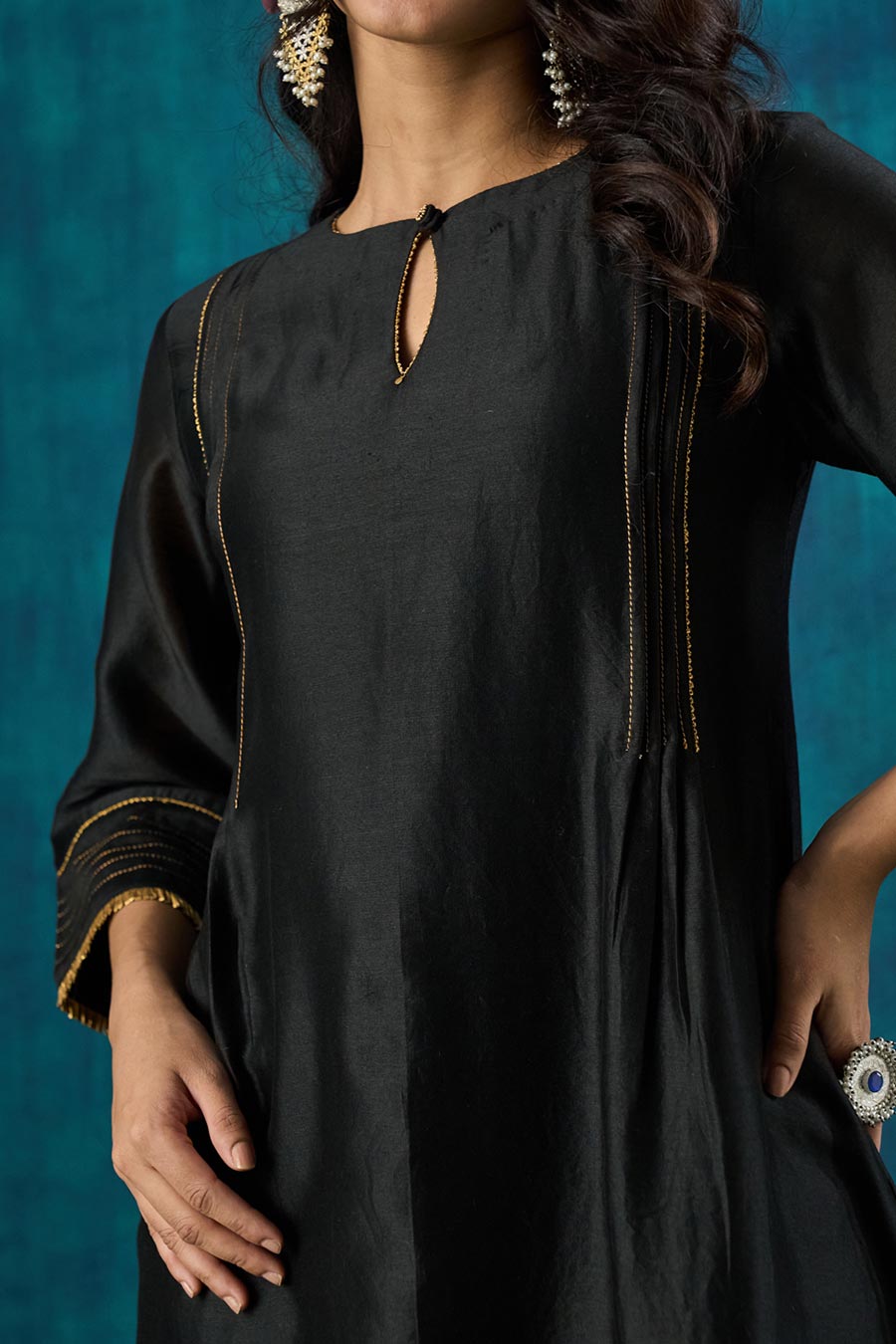 Black Embellished Krisha Kurta