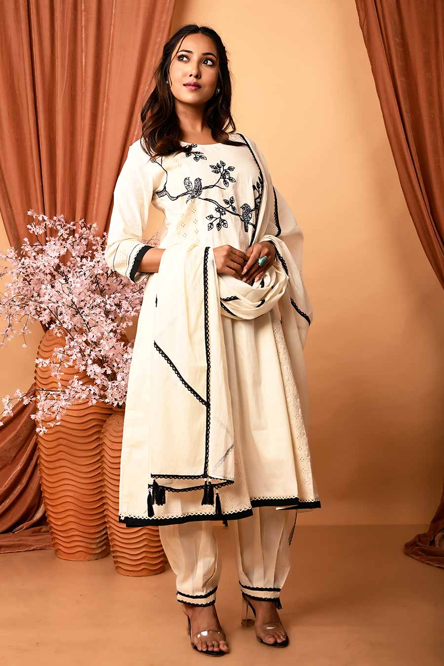 Ivory Aari Hand Embroidered Kurta Set