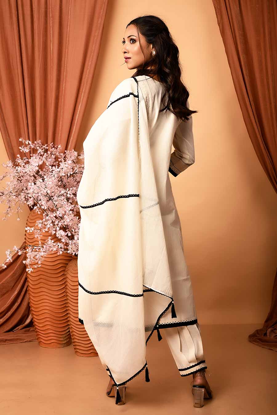 Ivory Aari Hand Embroidered Kurta Set