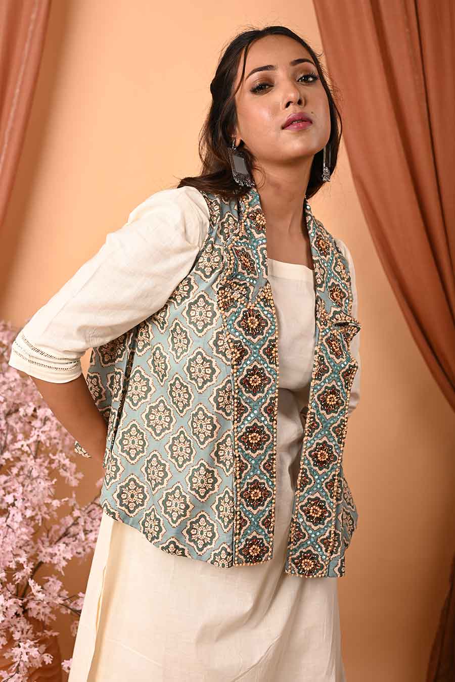 Ivory Embroidered Kurta Set With Printed Jacket