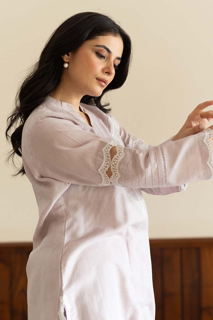 Lilac Lace Embellished Kurta & Pant Set