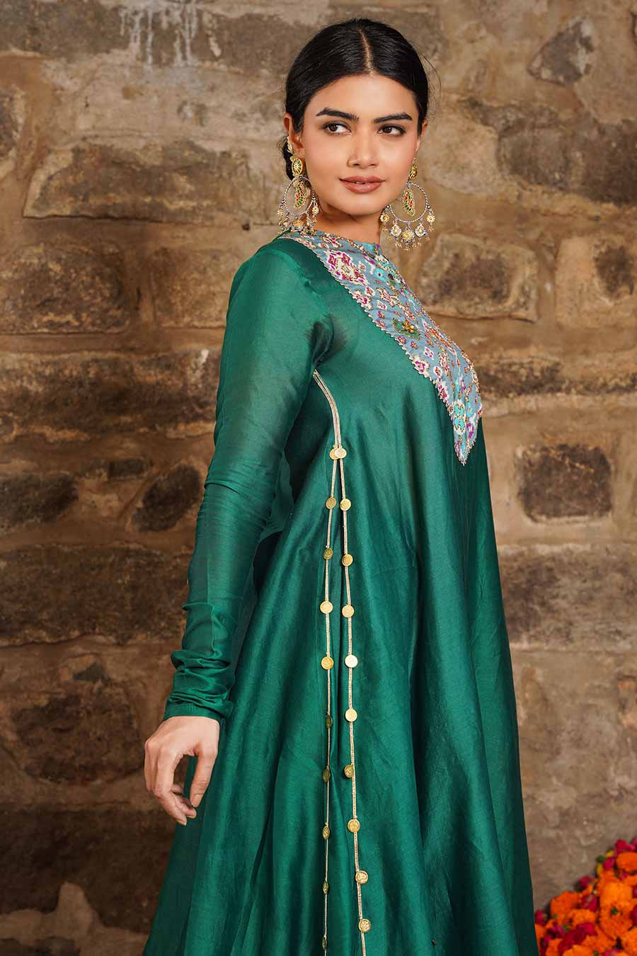 Inaayat - Green Embroidered Kurta Set