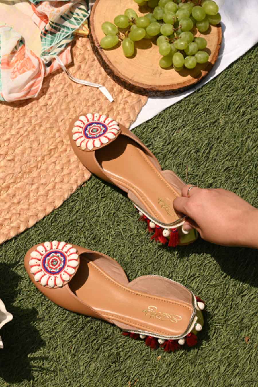 Beige Boho Kaudi Embellished Juttis