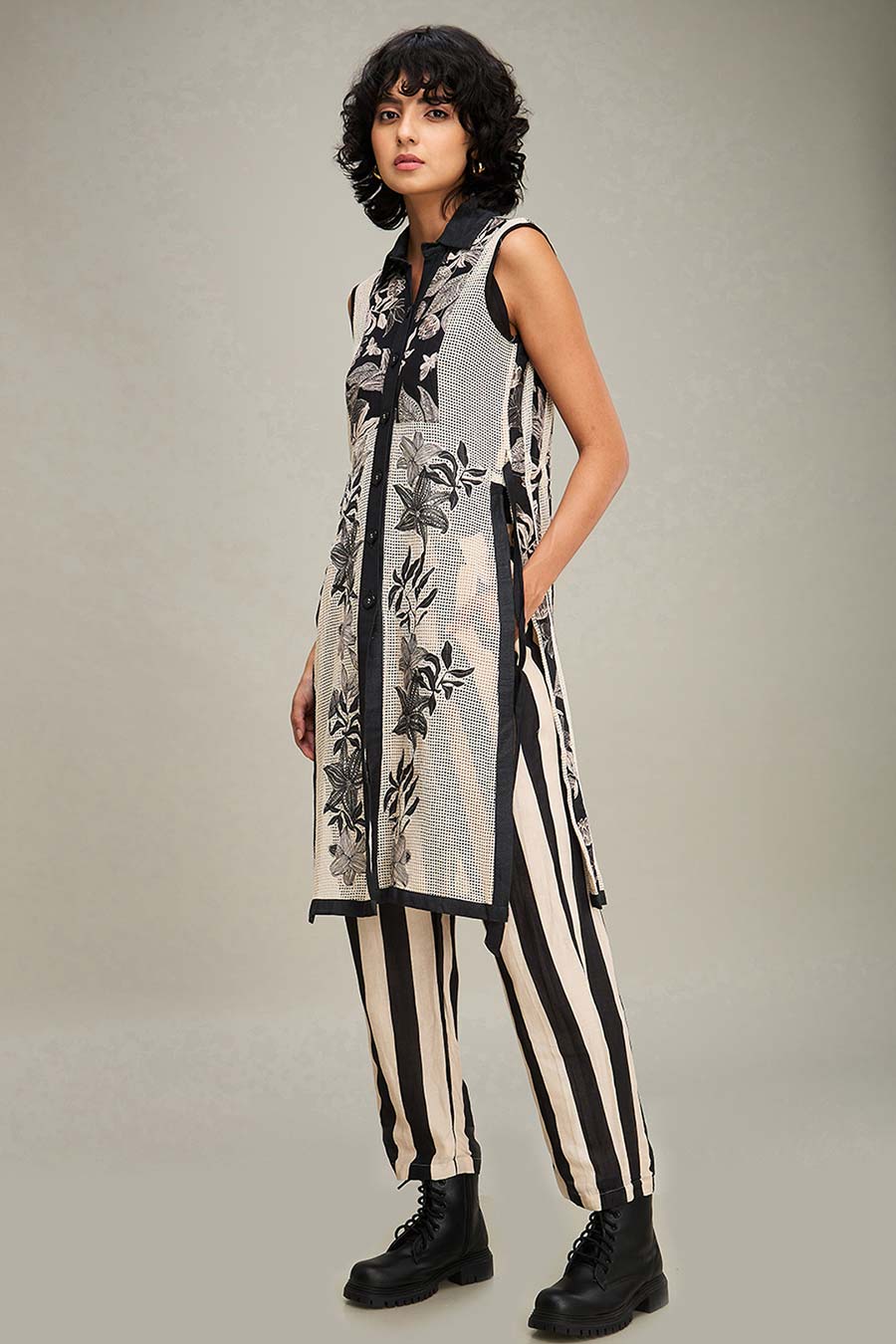 Off-White & Black Ahyana Applique Tunic & Pant Set